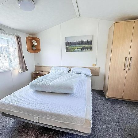 6 Berth Staycation Caravan Nearby Clacton-On-Sea In Essex Ref 26254E Dış mekan fotoğraf