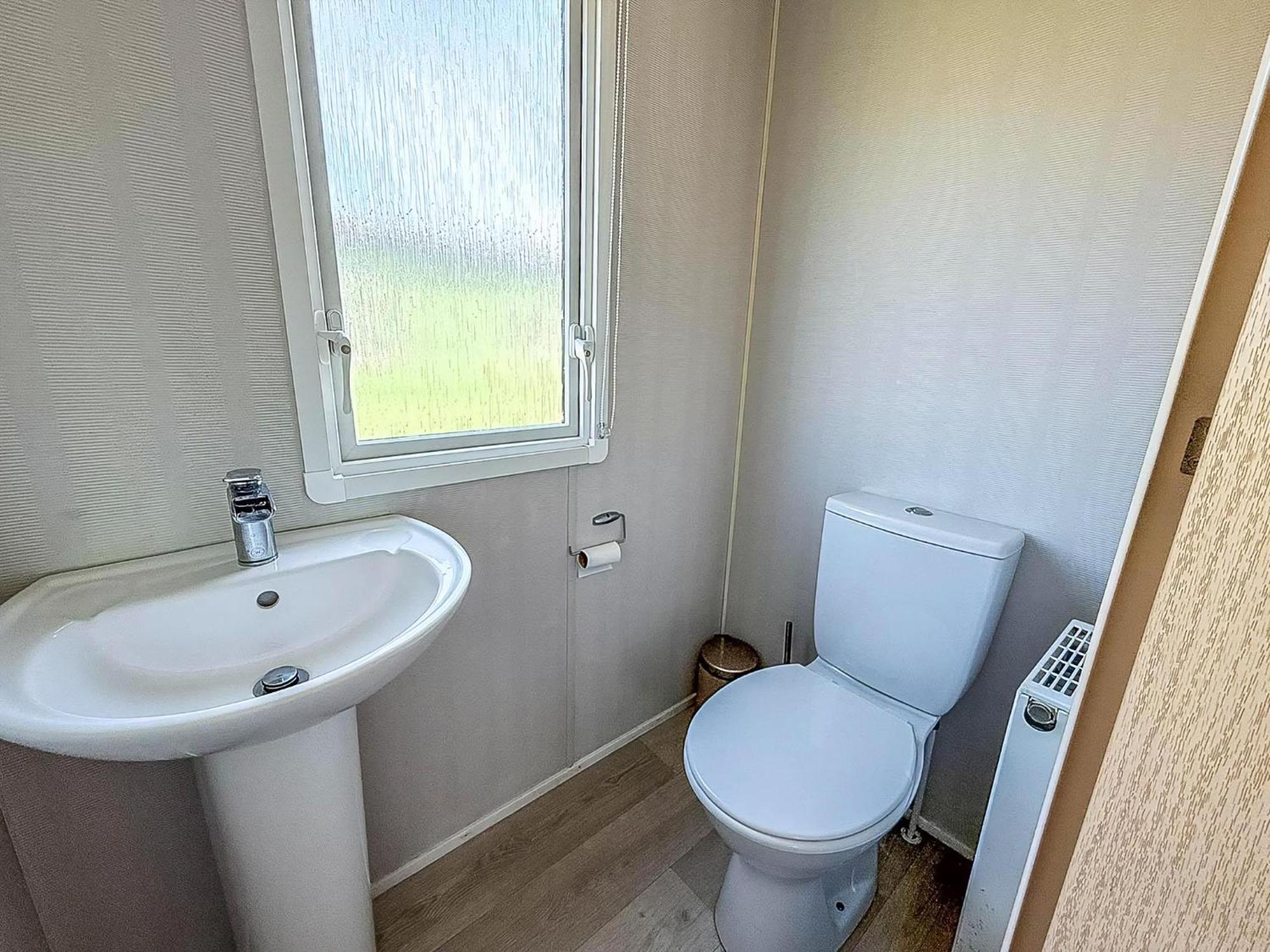 6 Berth Staycation Caravan Nearby Clacton-On-Sea In Essex Ref 26254E Dış mekan fotoğraf